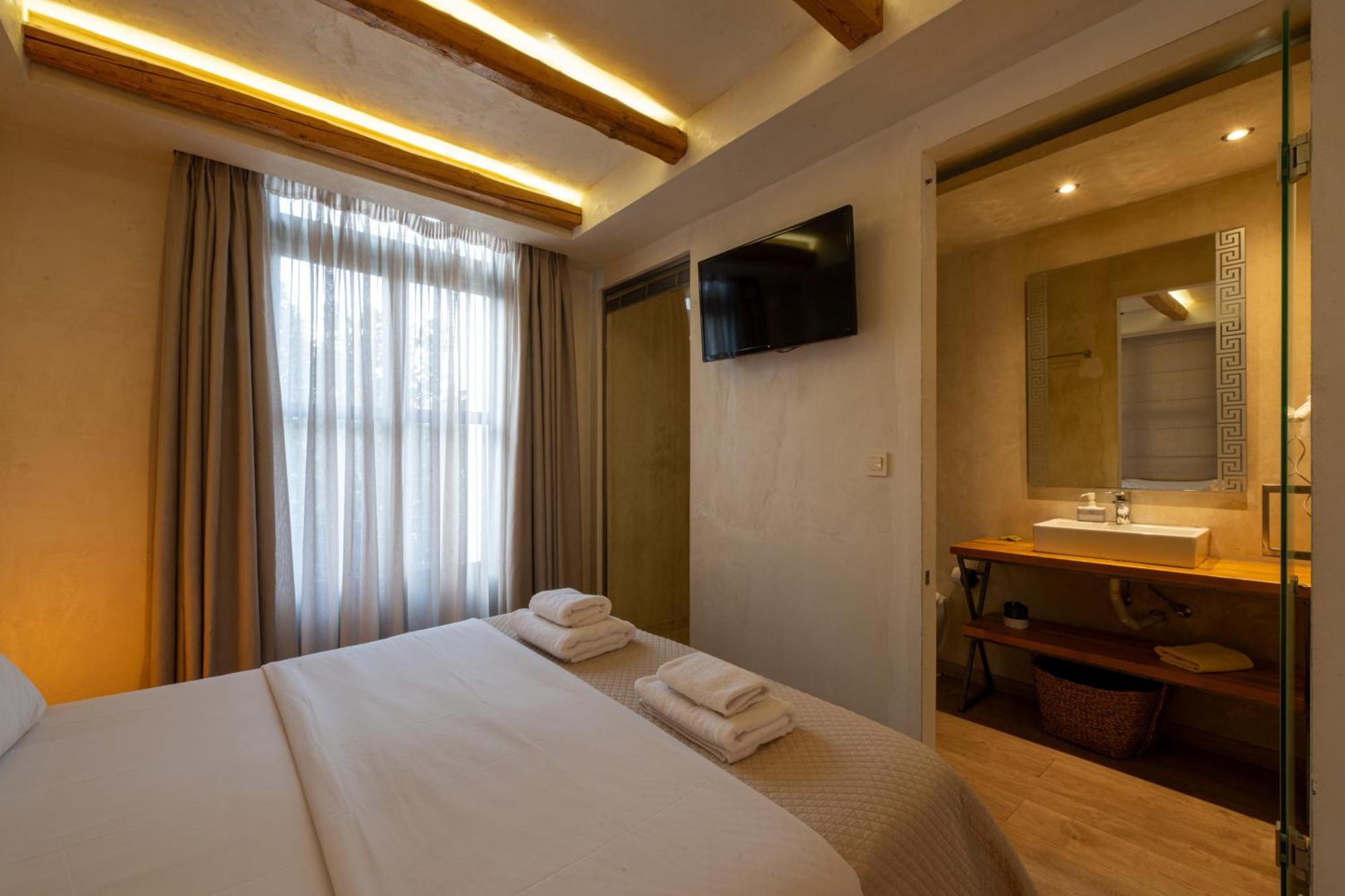 Panellinion Luxury Rooms กาลามาตา ภายนอก รูปภาพ