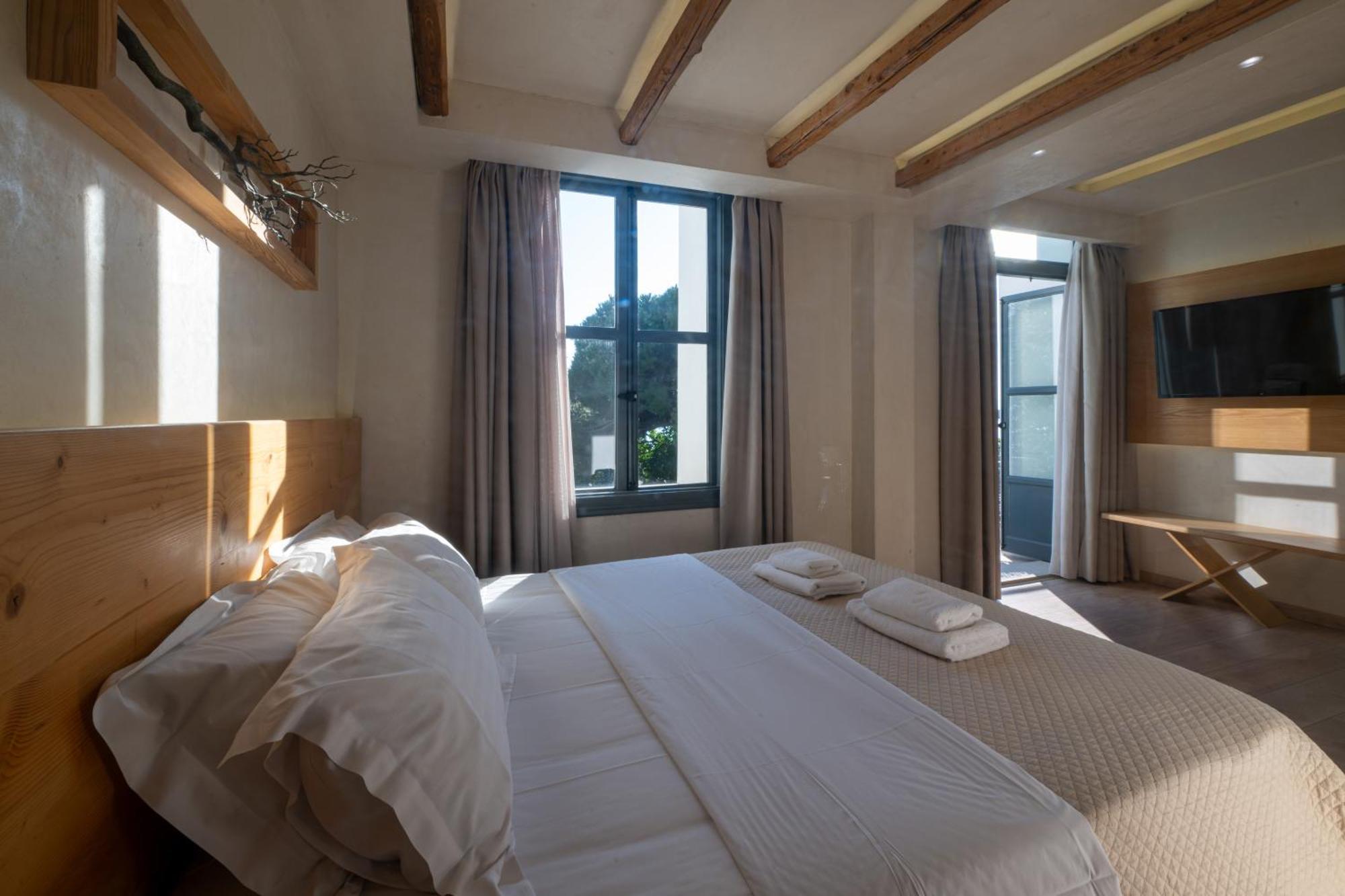 Panellinion Luxury Rooms กาลามาตา ภายนอก รูปภาพ