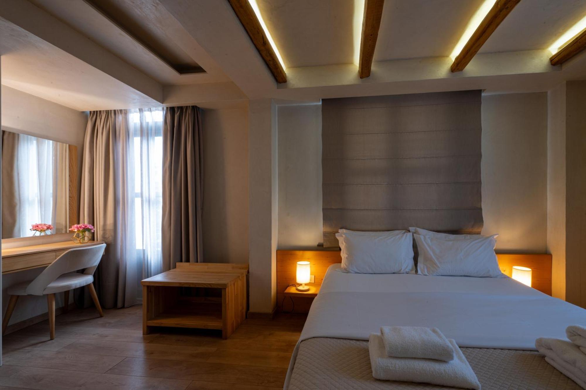 Panellinion Luxury Rooms กาลามาตา ภายนอก รูปภาพ