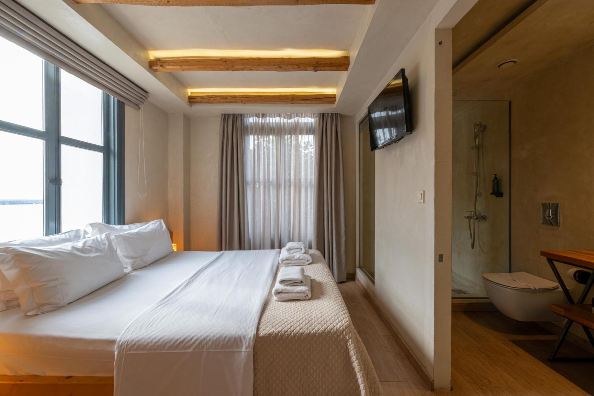 Panellinion Luxury Rooms กาลามาตา ภายนอก รูปภาพ