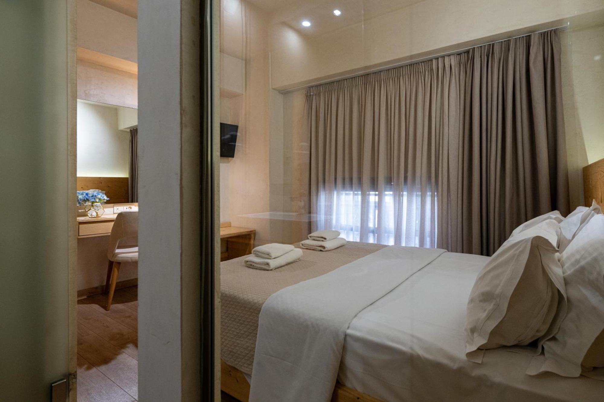 Panellinion Luxury Rooms กาลามาตา ภายนอก รูปภาพ